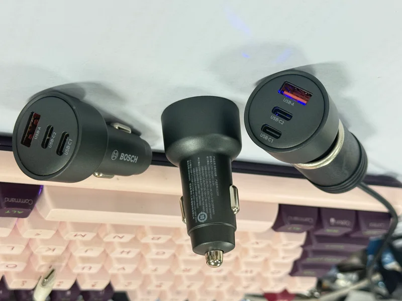 Sạc ô tô 85W mặt trước - sạc nhanh USB-C PD với đèn LED