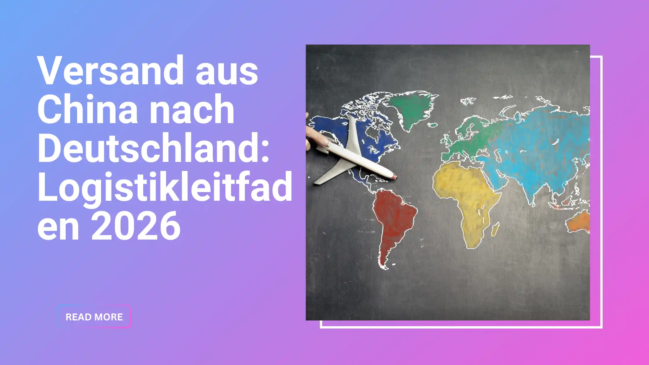 Versand aus China nach Deutschland: Flugzeug über Weltkarte symbolisiert internationale Frachtrouten für Ladegerät- und Powerbank-Importe