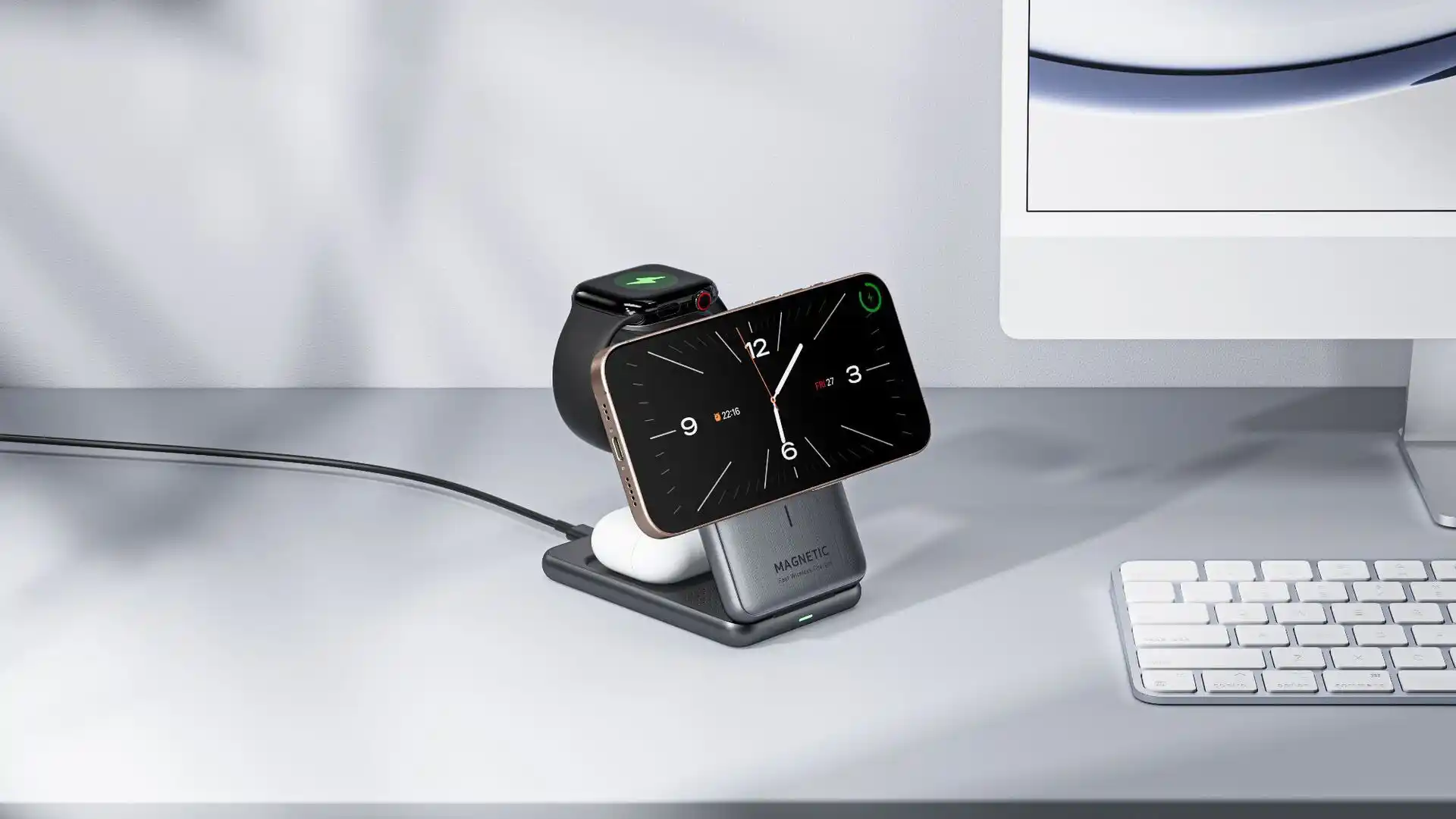 Phòng khách sạn yên tĩnh với sạc không dây vào ban đêm - trải nghiệm sạc yên bình cho khách