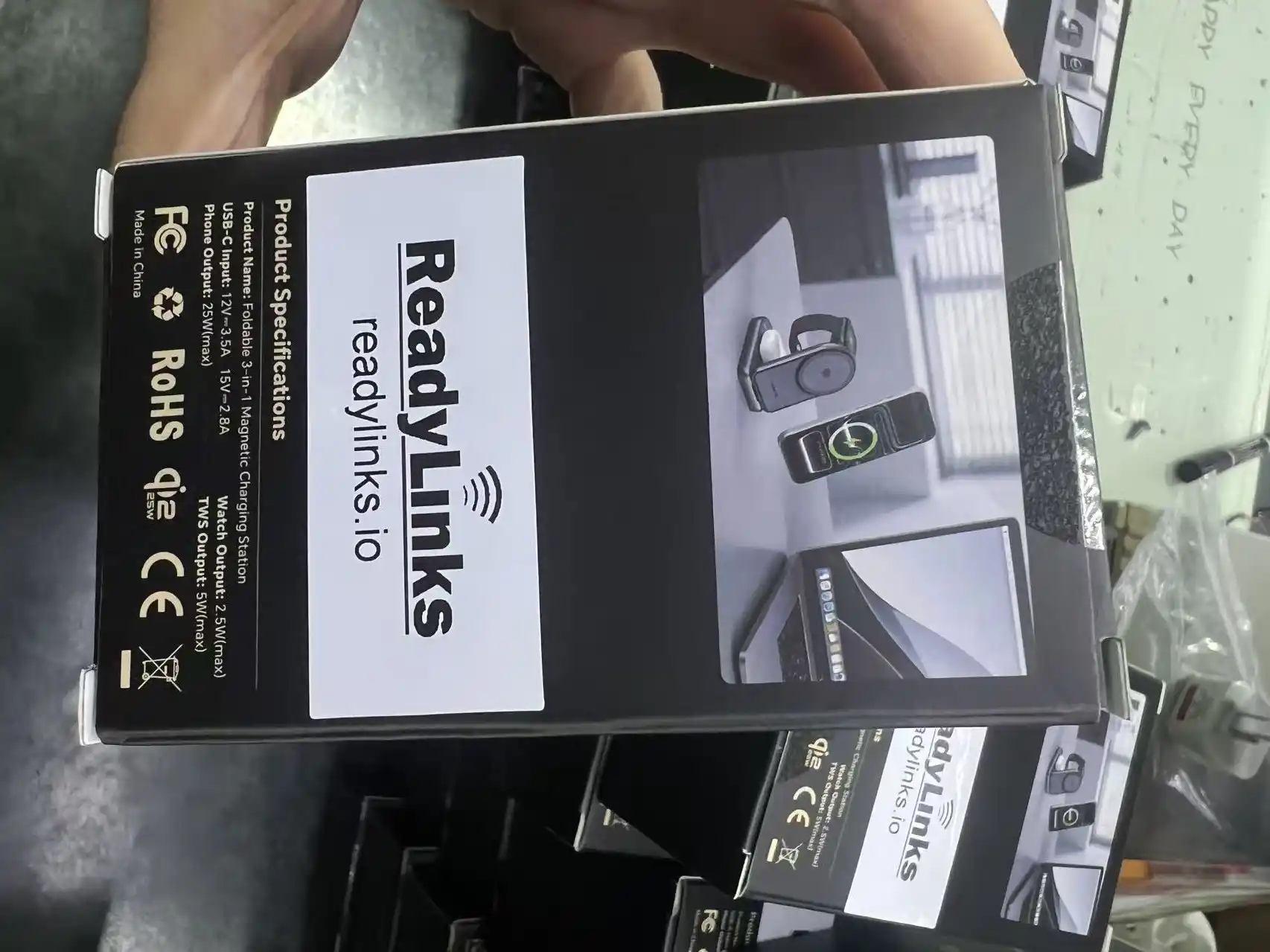 Składana stacja ładowania Qi2 25W 3-w-1 w kartonach ODM z nadrukiem klienta — partia 500 szt. gotowa do wysyłki z fabryki ISO 9001 Shenzhen